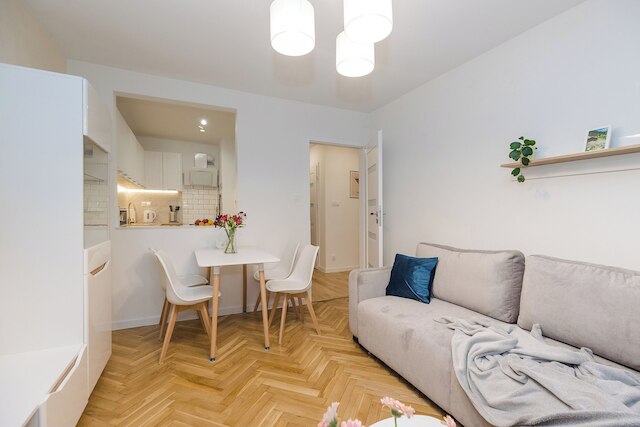 ショートステイポーランド ソリダルノシチ B158