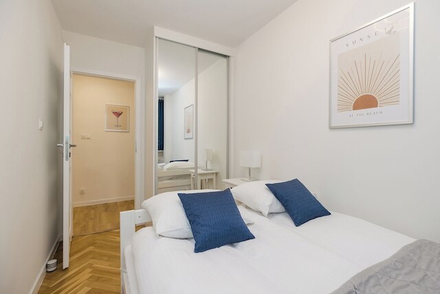 ショートステイポーランド ソリダルノシチ B158