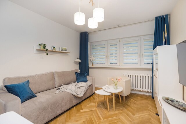 ショートステイポーランド ソリダルノシチ B158