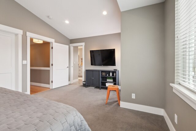 スペーシャス ファミリー リトリート メディア ルーム & パティオ 3 ベッドルーム ホーム