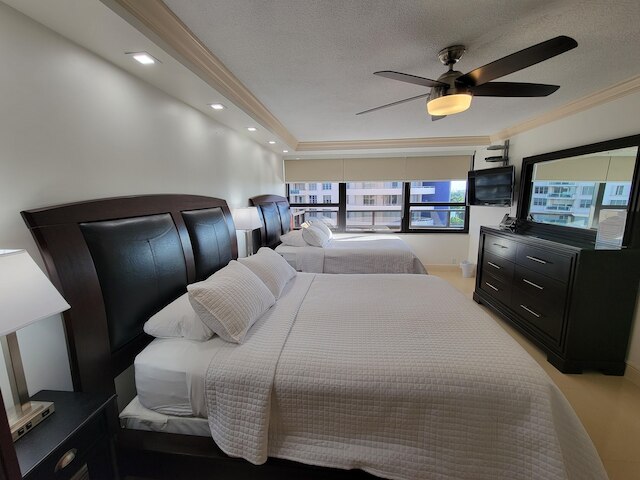 アレクサンダー 819 2 ベッドルーム アパート