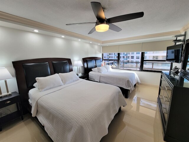 アレクサンダー 81921 6 ベッドルーム アパート