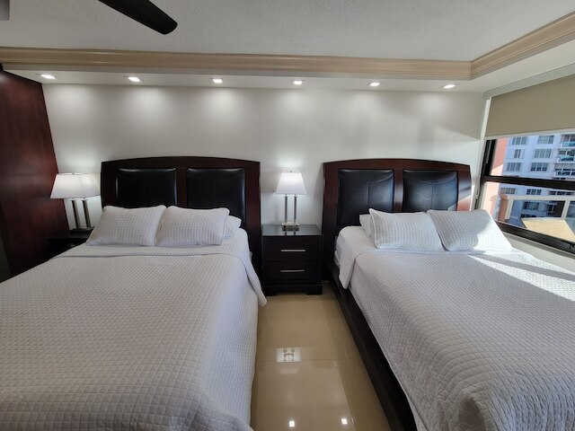 アレクサンダー 81921 6 ベッドルーム アパート