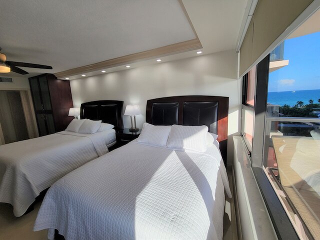 アレクサンダー 81921 6 ベッドルーム アパート