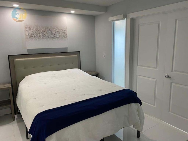 アレクサンダー 1104 3 ベッドルーム コンド