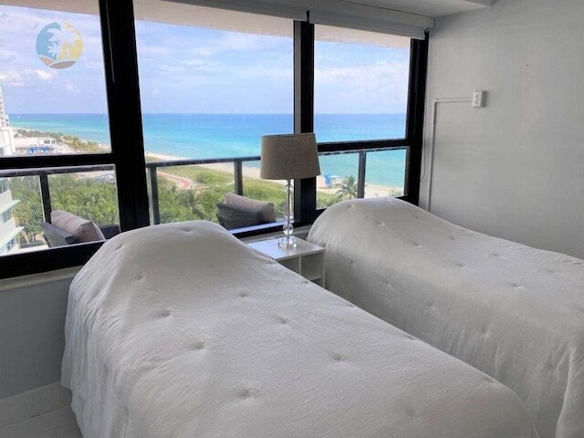 アレクサンダー 1104 3 ベッドルーム コンド