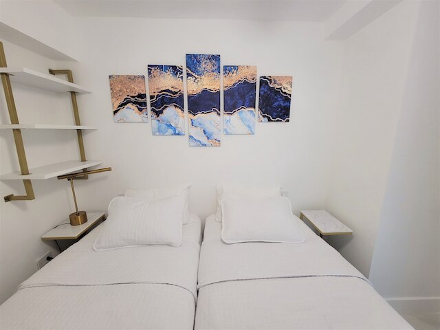 アレクサンダー 1102 2 ベッドルーム アパート