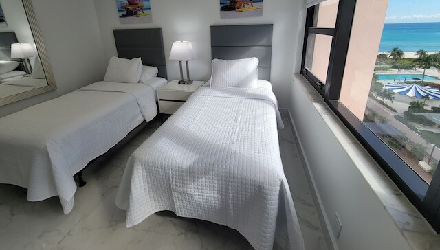 アレクサンダー 1115 3 ベッドルーム アパート