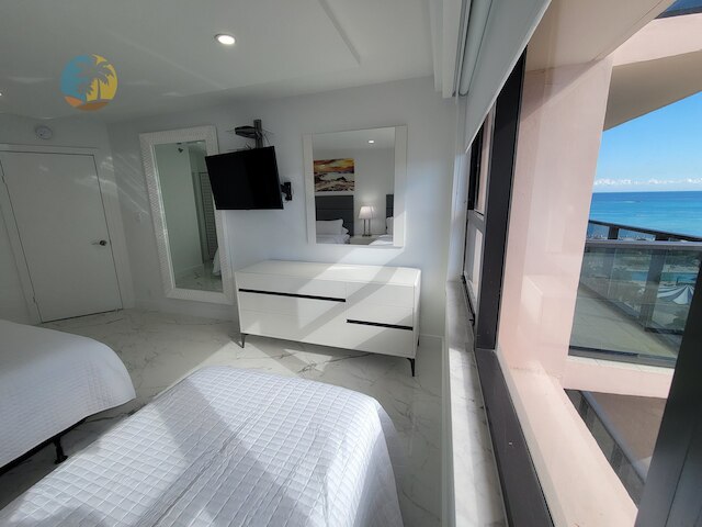 アレクサンダー 1115 3 ベッドルーム アパート