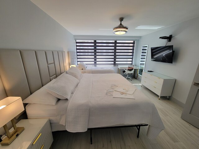 アレクサンダー 817 3 ベッドルーム アパートメント