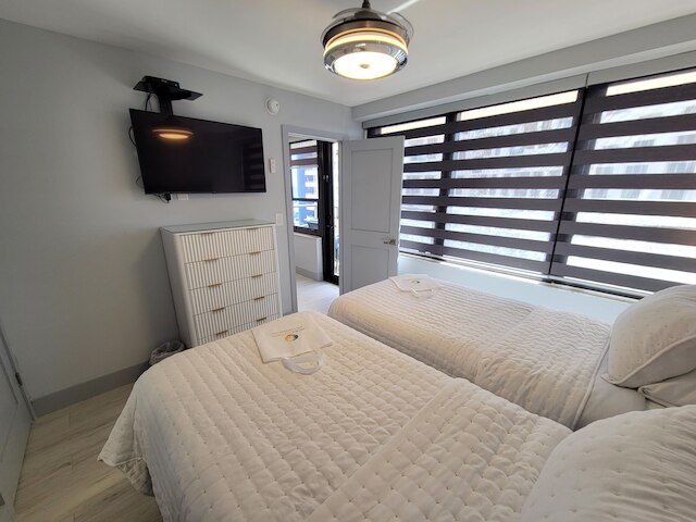 アレクサンダー 817 3 ベッドルーム アパートメント