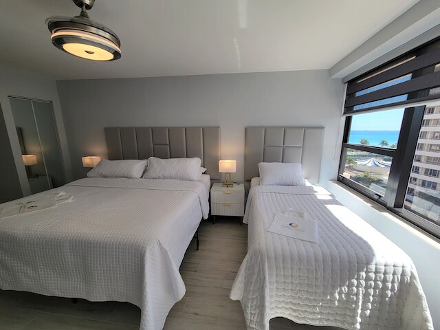 アレクサンダー 817 3 ベッドルーム アパートメント