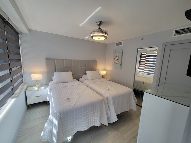 アレクサンダー 817 3 ベッドルーム アパートメント