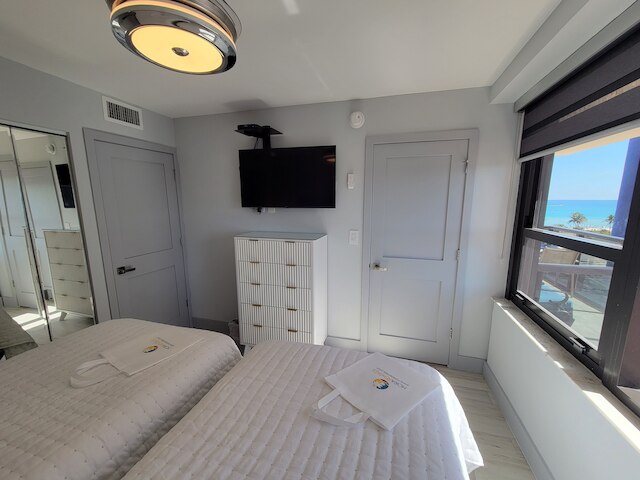 アレクサンダー 817 3 ベッドルーム アパートメント