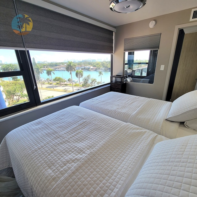 アレクサンダー 821 4 ベッドルーム アパートメント