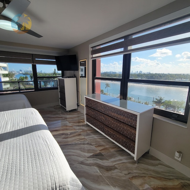 アレクサンダー 821 4 ベッドルーム アパートメント