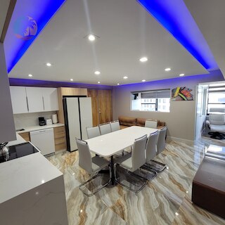 アレクサンダー 821 4 ベッドルーム アパートメント