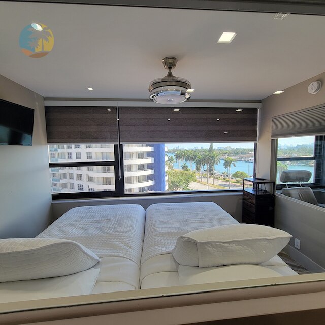 アレクサンダー 821 4 ベッドルーム アパートメント