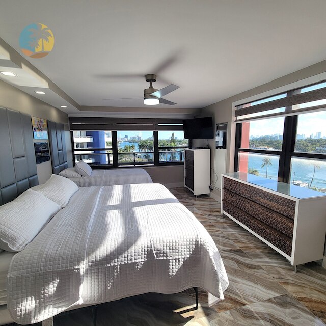 アレクサンダー 821 4 ベッドルーム アパートメント