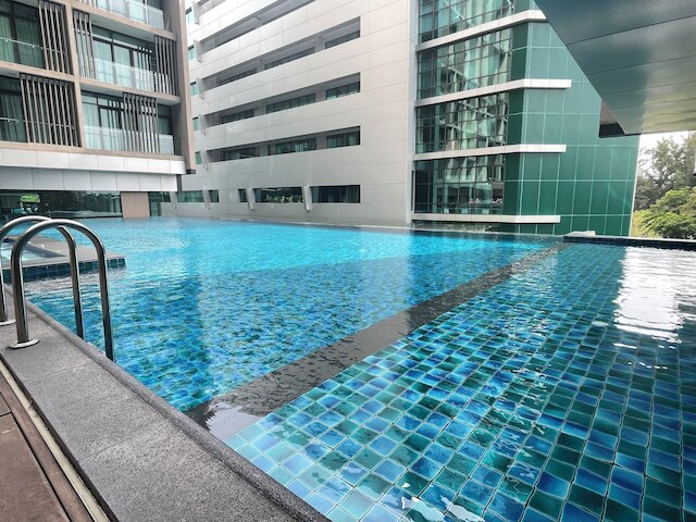 リバーソン ソホ コタ ミナバル ニア イマゴ