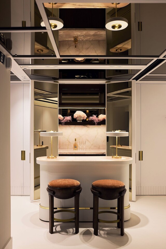 クカ ラグジュアリー リビング アテネ