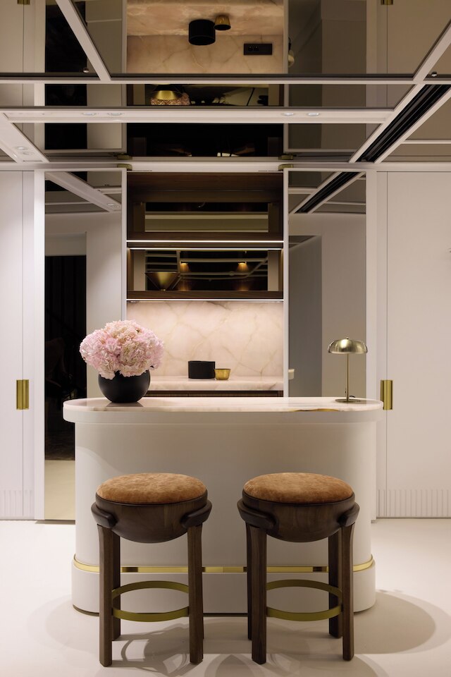 クカ ラグジュアリー リビング アテネ