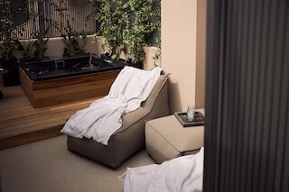 クカ ラグジュアリー リビング アテネ