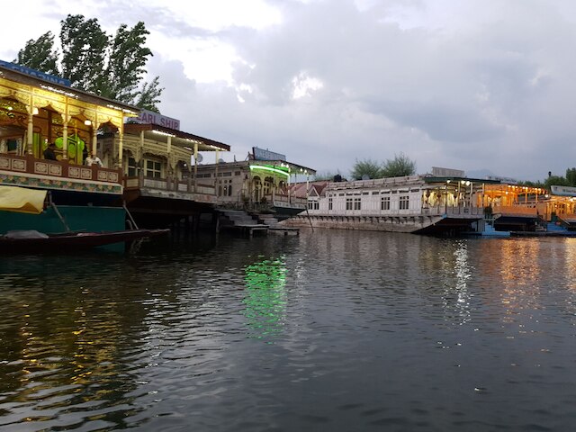 ジ エッセ オテル