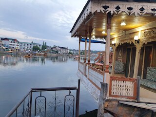 ジ エッセ オテル