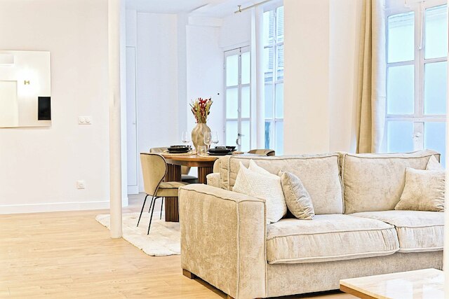 スーパーブ エアコンディションド フラット ギャラリー ラファイエット