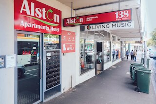 アルストン アパートメンツ ホテル