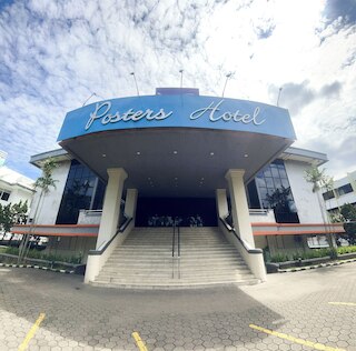 ホテル ポスターズ