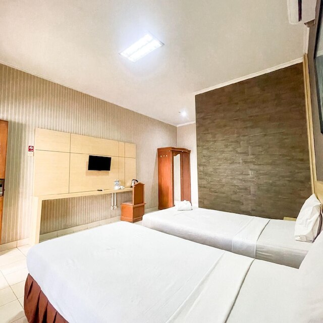 ホテル ポスターズ