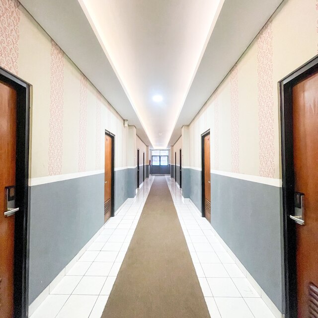 ホテル ポスターズ