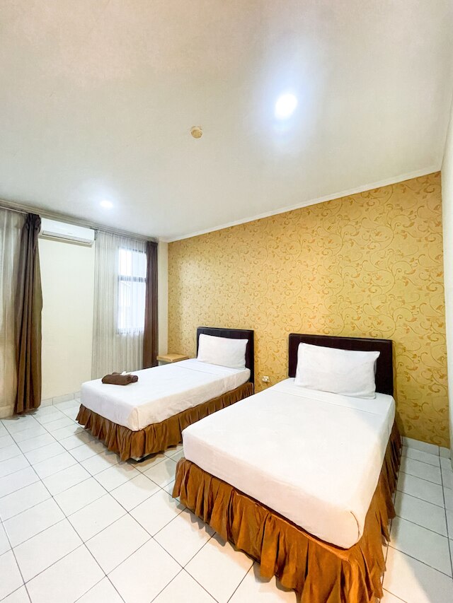 ホテル ポスターズ