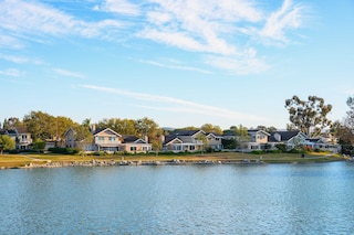 ウォーターフロント リトリート ウィズ スタニング ビューズ モダン カンパニー