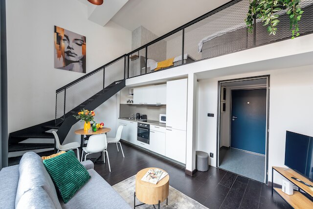 コージー アパートメント ニア カルリン スクエア