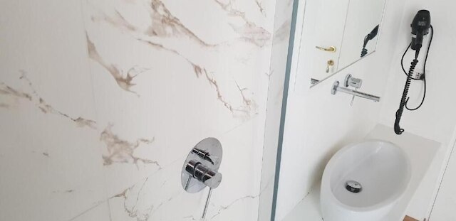 カーサ ミラノ クラシック エレガンス ウィズ バルコニー