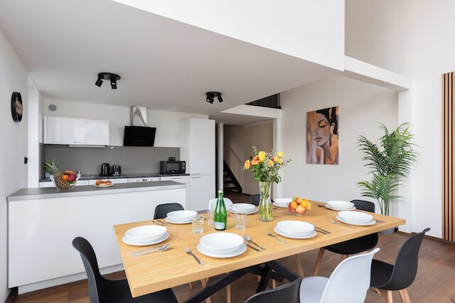 モダン ペントハウス ウィズ 3 ベッドルームズ