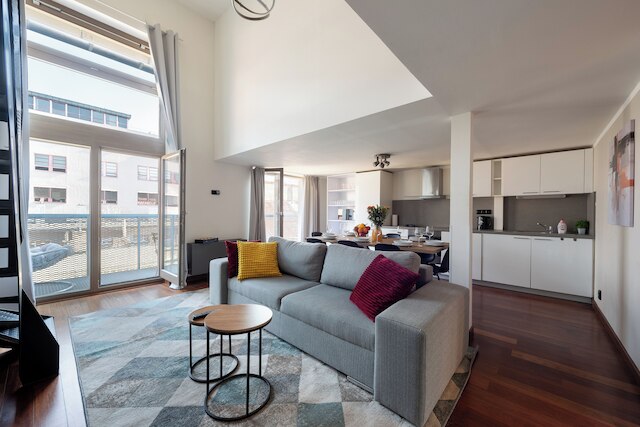 ラグジュアリー 5 ベッドルームズ アパート イン プラハ