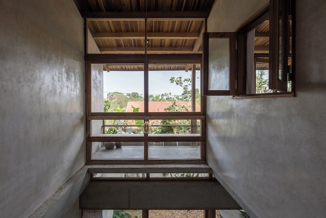 ハチ ホームステイ & スパ