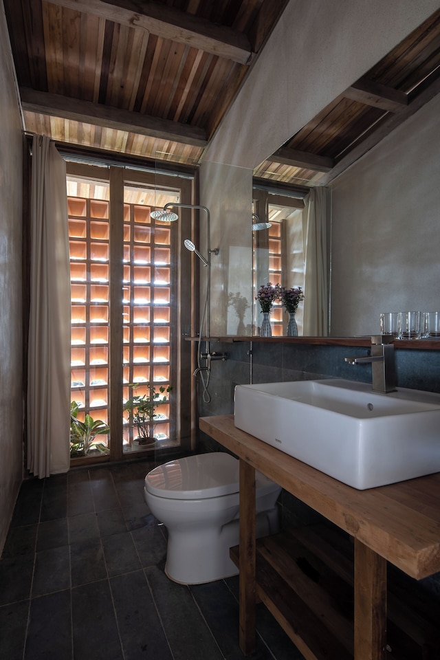 ハチ ホームステイ & スパ