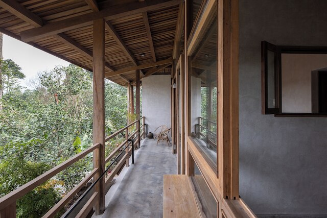 ハチ ホームステイ & スパ