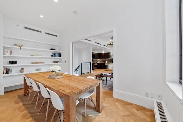 クリントン バイ Rovetravel 3ベッドルーム デュプレックス ウィズ バックヤード