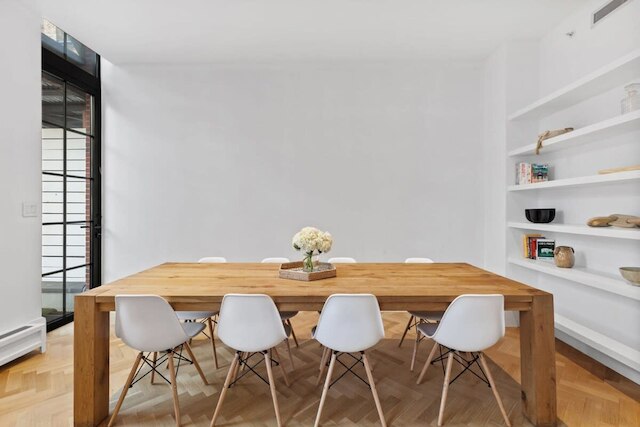 クリントン バイ Rovetravel 3ベッドルーム デュプレックス ウィズ バックヤード