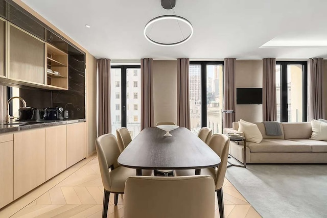 マンダリン XII バイ ローブ 2ベッドルーム アパートメント ウィズ シェアード アメニティーズ