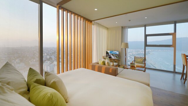 シー アンド サン アパートメンツ