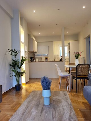 2 ベッドルーム リノベーテッド フラット アット アクロポリス