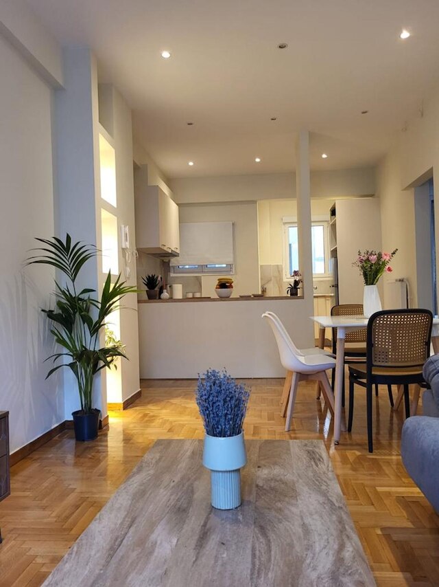 2 ベッドルーム リノベーテッド フラット アット アクロポリス