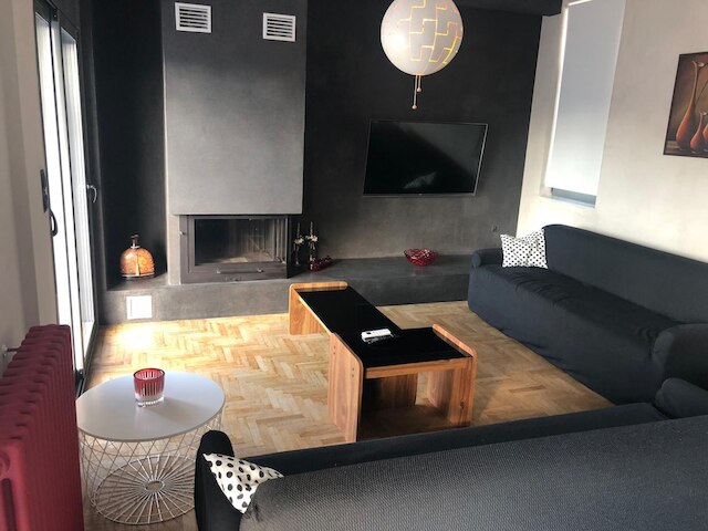 ラグジュリアス アパートメント ウィズ ビッグ バルコニー ベスト ロケーション